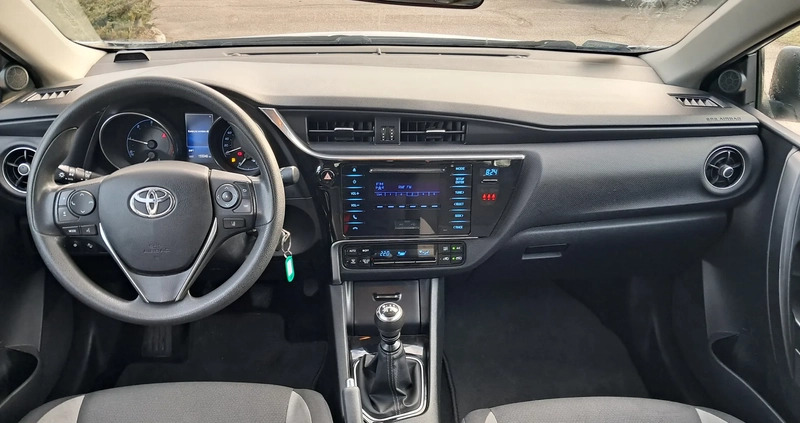 Toyota Auris cena 47900 przebieg: 155046, rok produkcji 2018 z Nowe Warpno małe 121